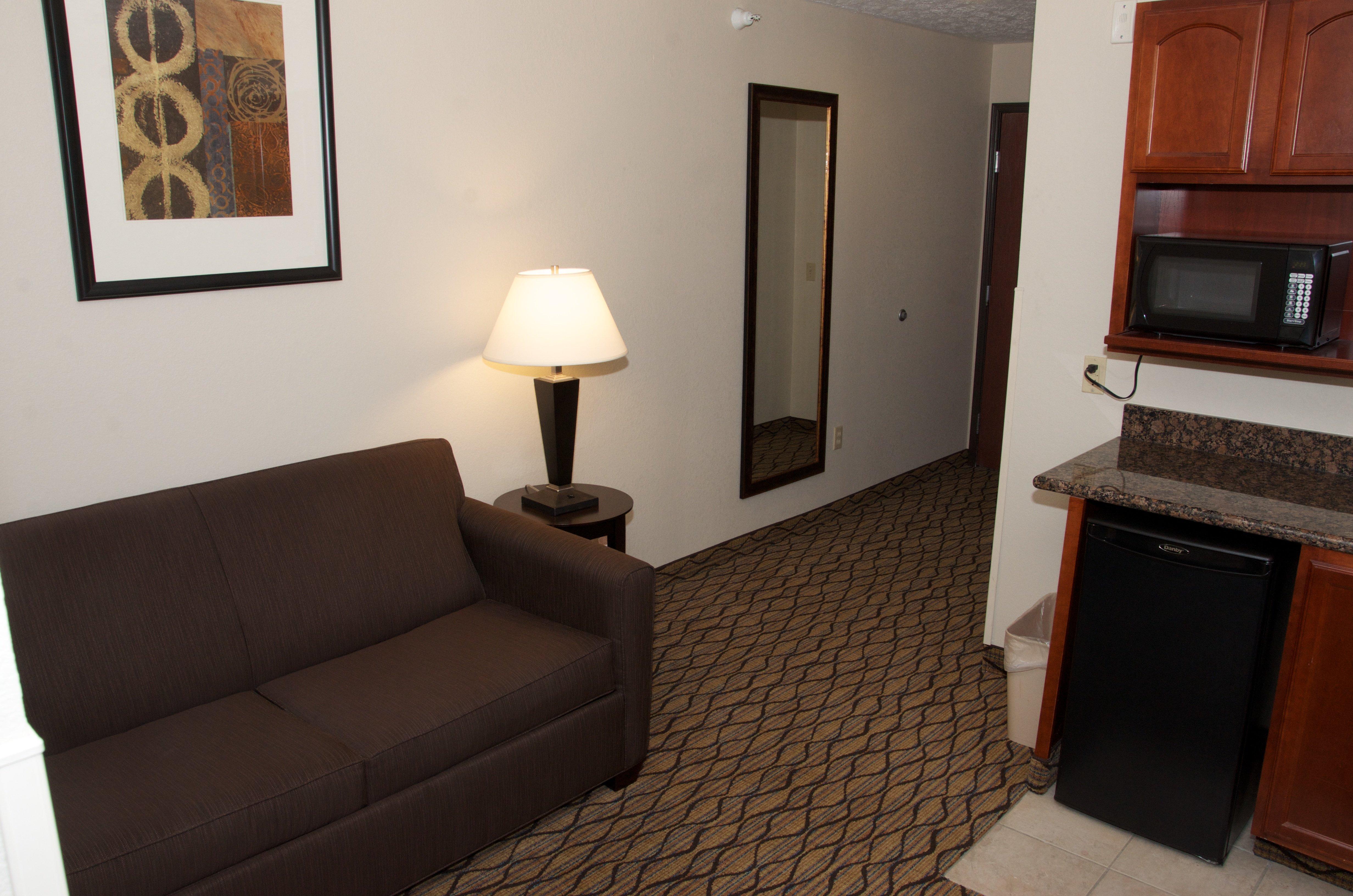 Holiday Inn Express Hotel & Suites Cadillac By Ihg Exterior foto