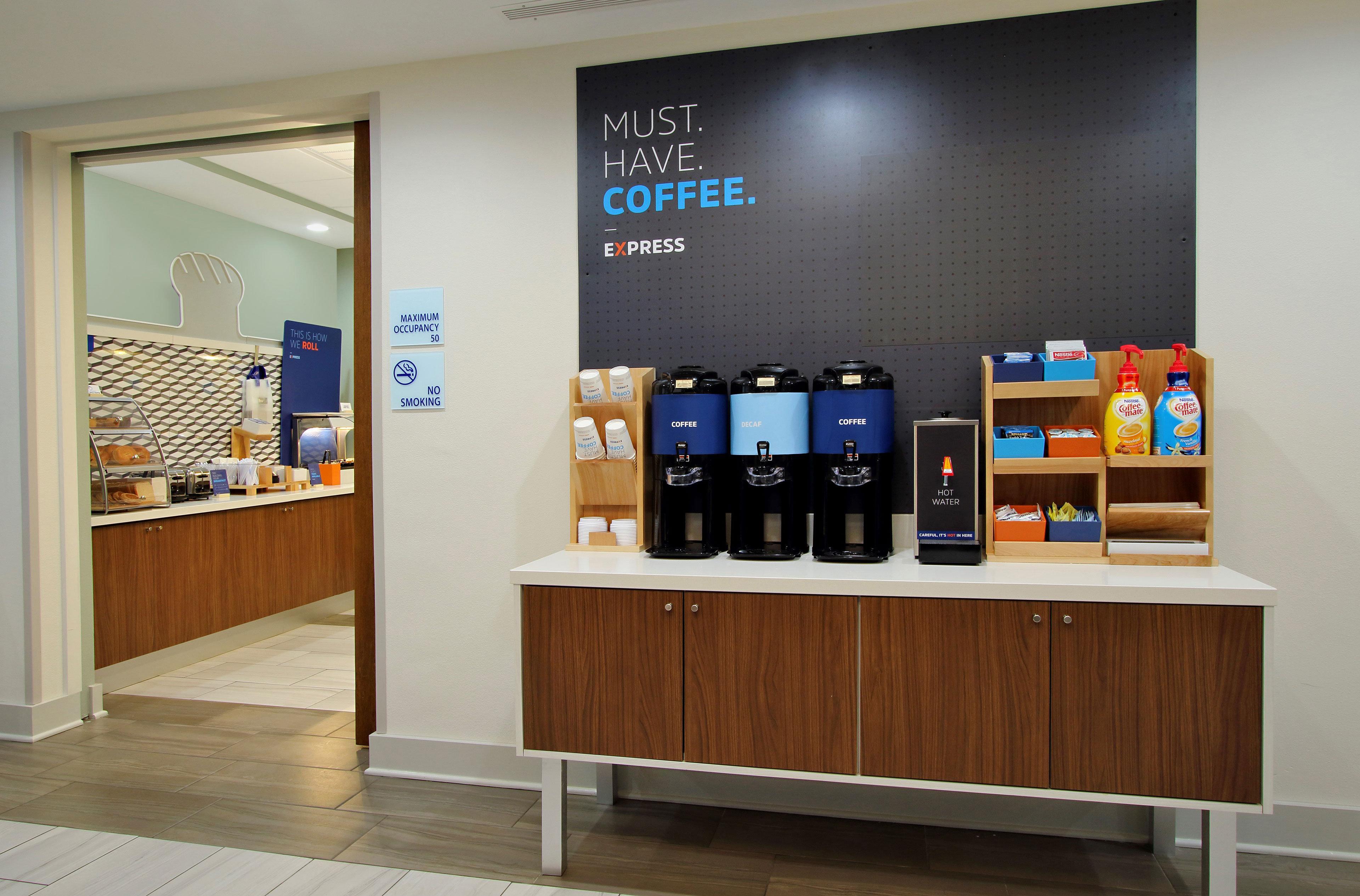 Holiday Inn Express Hotel & Suites Cadillac By Ihg Exterior foto
